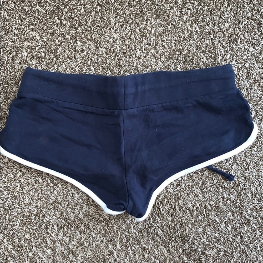 Shorts - Picture 2 of 4